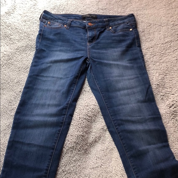 Dark wash jeans - Picture 2 of 3